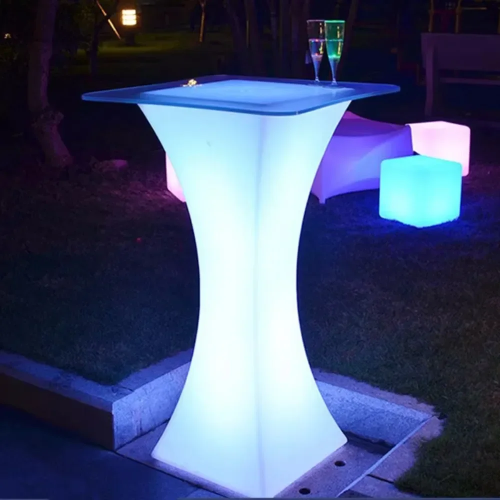 Outdoor Furniture Dubai - A iluminação moderna ilumina a mobília